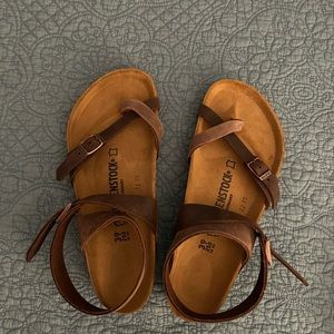 NWOB BIRKENSTOCK Yara Brown Women’s Sandals 39